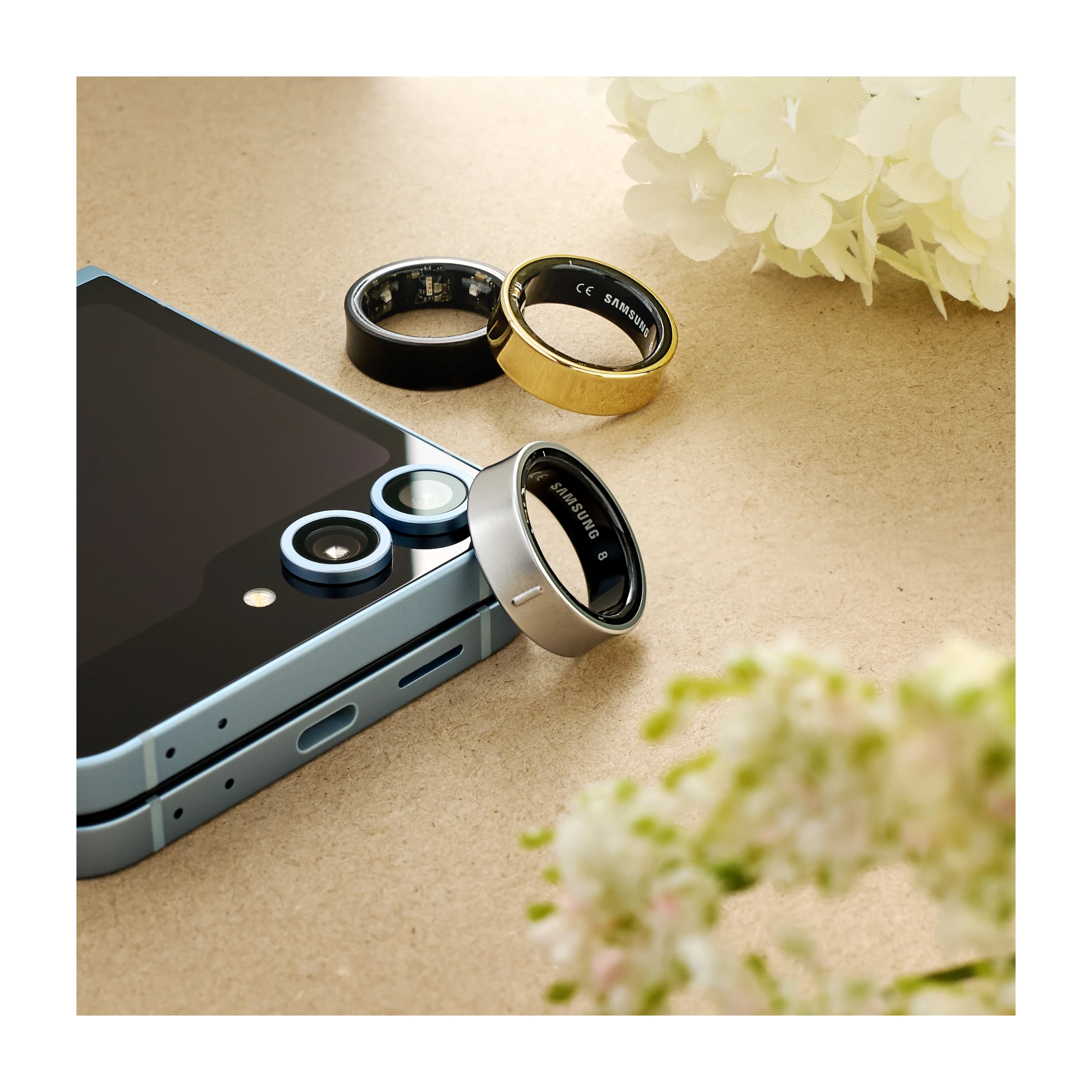 Samsung Galaxy Ring, smart ring i Titanium Silver, vue 12
