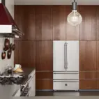 Bertazzoni Heritage kylskåp med frys, två fryslådor och integrerad ismaskin